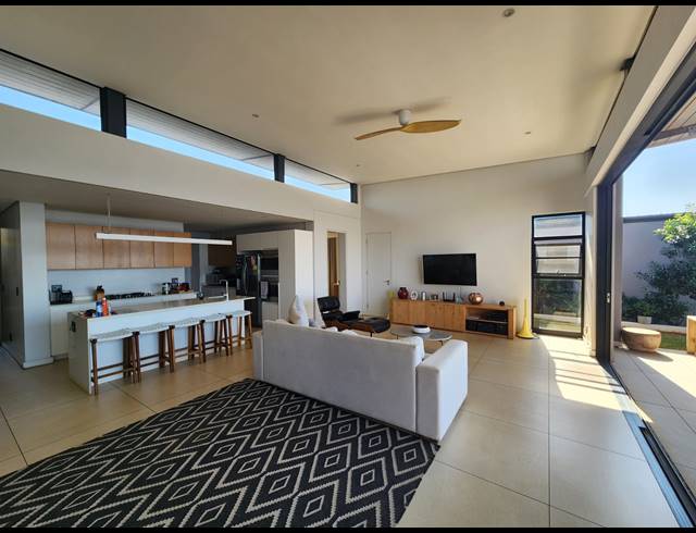 5 BEDROOM HOUSE FOR SALE IN SIBAYA PRECINCT
